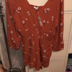 American eagle burnt red floral long sleeve romper